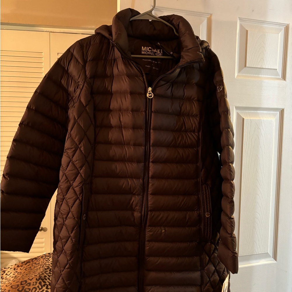 MICHAEL  KORS BURGUNDY PUFFER COAT.